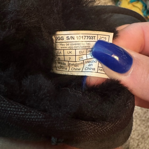 Kids black Ugg boots - Picture 6 of 6